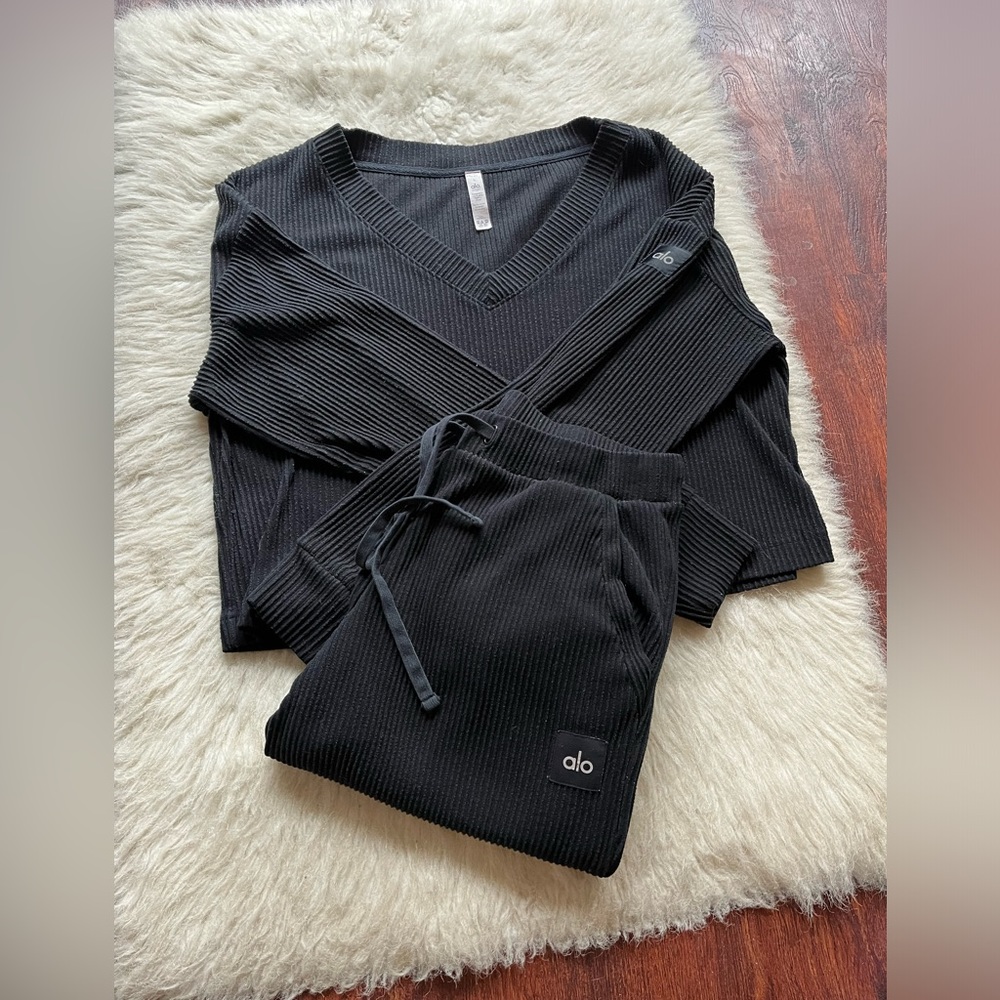 Alo Muse sweatsuit